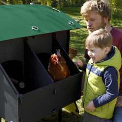 Gerecycleerde plastic stal voor 2 tot 4 kippen